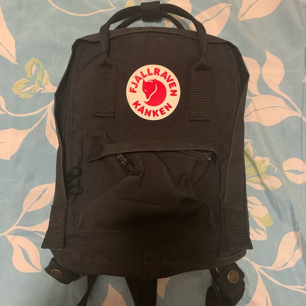 Mini Fjällräven Kanken backpack